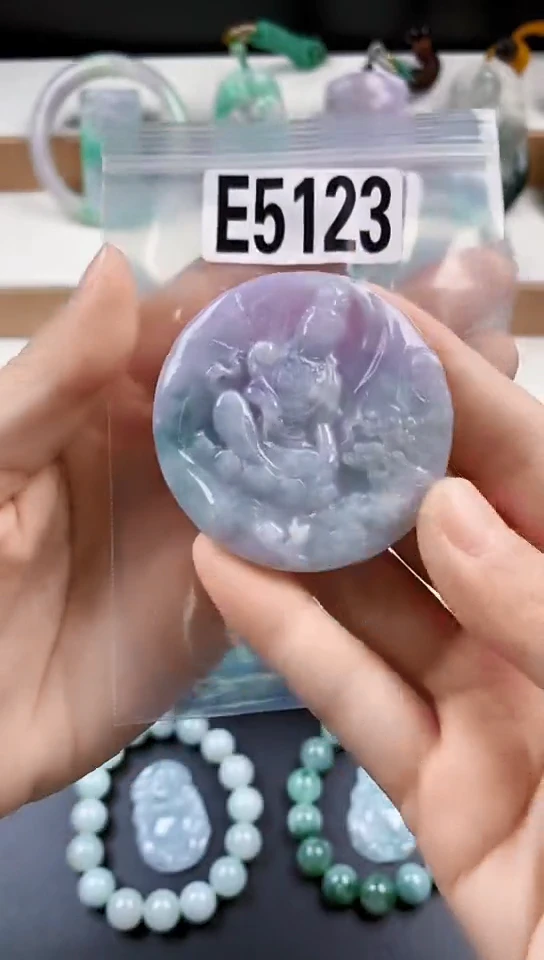 颈饰未镶嵌翡翠天然翡翠吊坠挂件