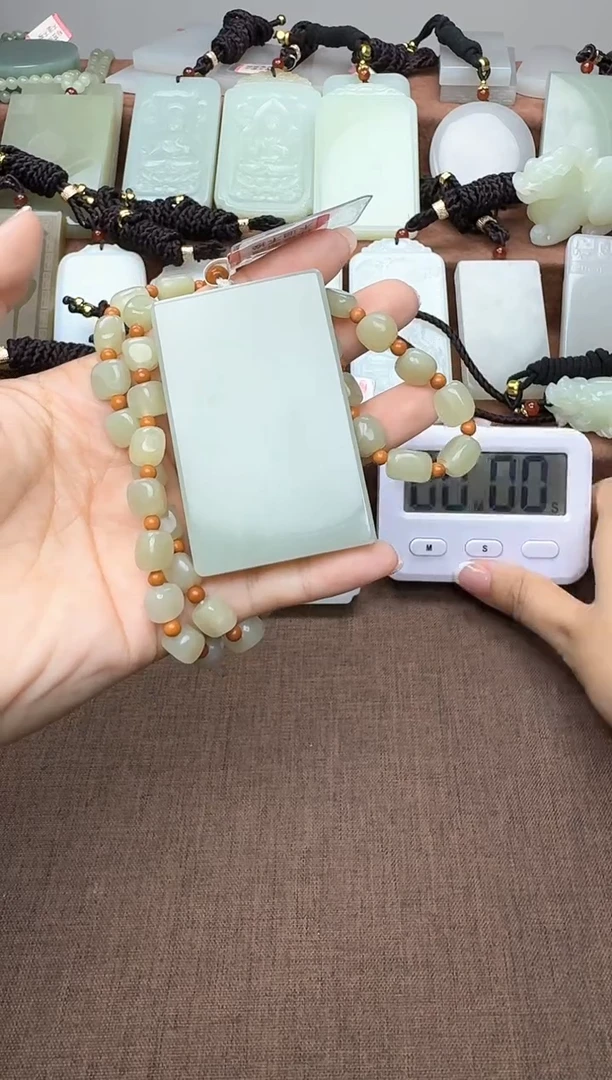 颈饰未镶嵌和田玉1