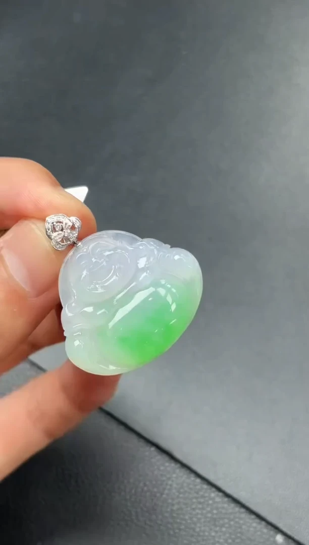 颈饰18K金镶嵌翡翠佛公