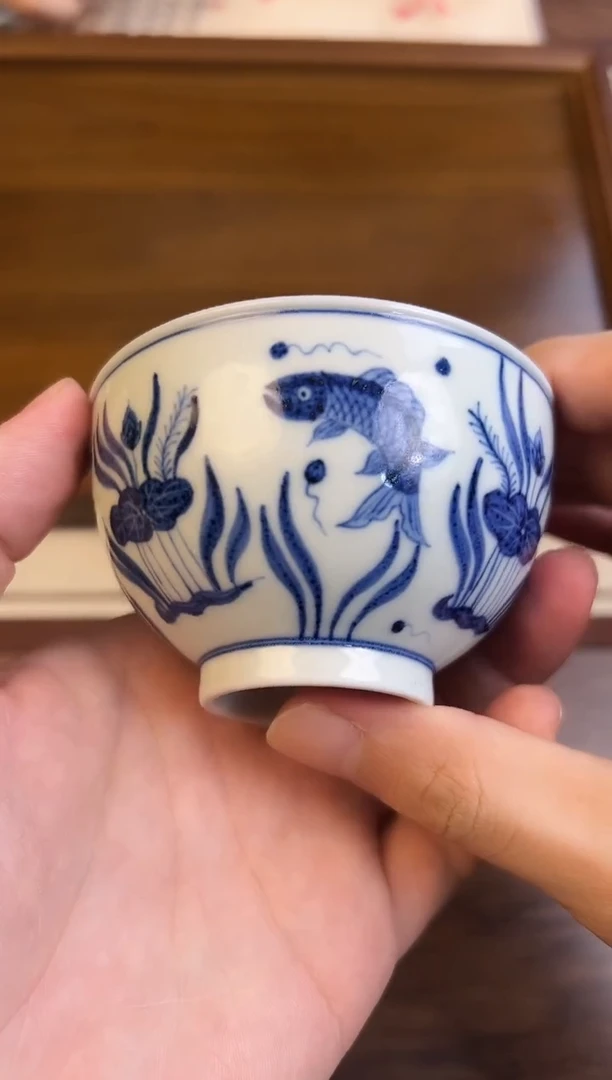 问青坊纯手工手绘青花鱼藻柴窑主人杯