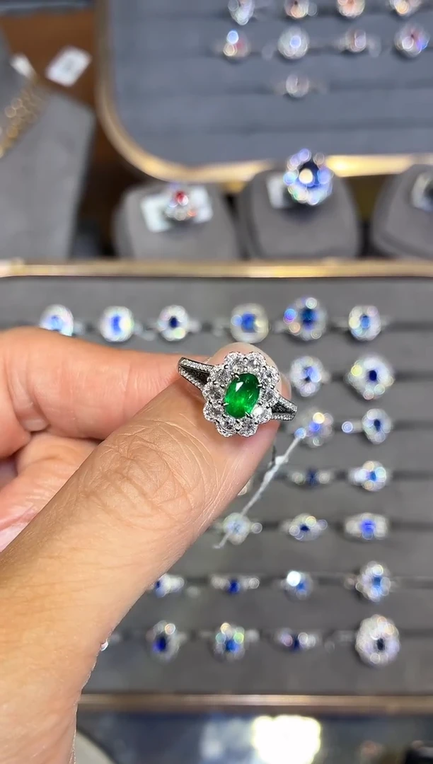 18K金镶嵌戒指祖母绿【闪购】0.66ct/展会同步价/沃顿