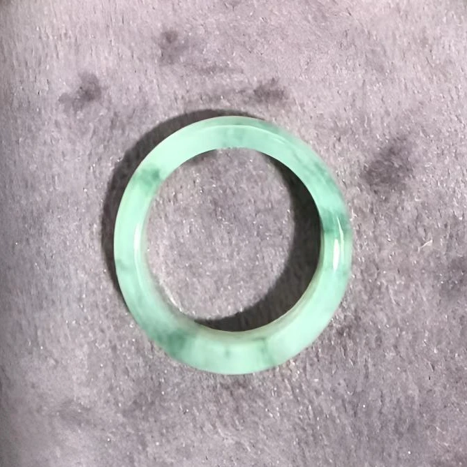 缅甸A货翡翠飘花素面戒圈内径15mm—20mm自行备注圈口大小随机发货