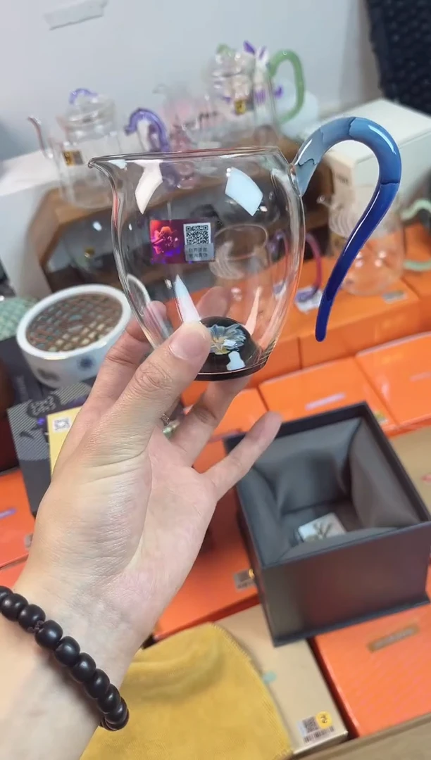 菡韵，怡然茶海青