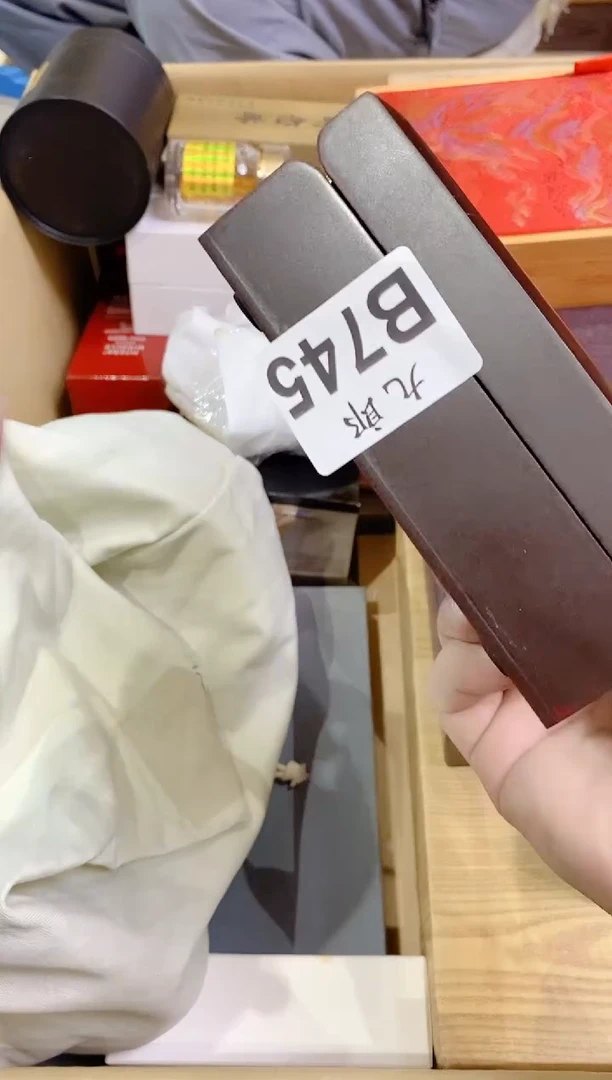 瓷片745三个孩子的外婆三个孩子的外婆