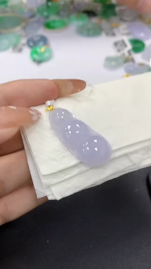 颈饰18K金镶嵌翡翠a货假一赔三支持复检百元上9元证书费自理