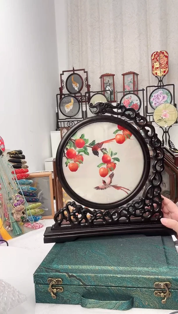 扇子绣作品手工摆台