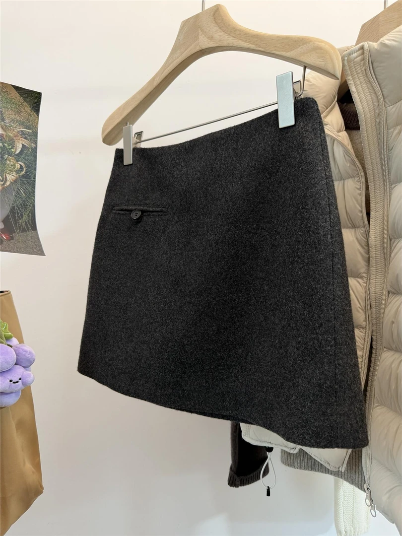 顺滑舒适百搭毛呢短裙秋冬厚款显瘦半身裙显腿长高腰A字裙女靴裙