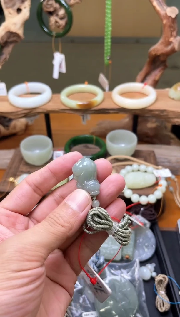 吊坠(不含链)未镶嵌和田玉且末吐拉牧场 貔貅
