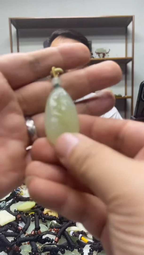 未镶嵌岫玉吊坠·