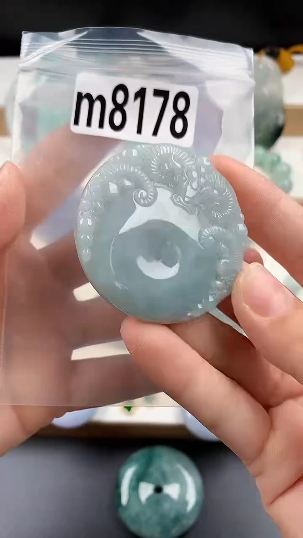 颈饰未镶嵌翡翠天然翡翠吊坠挂件