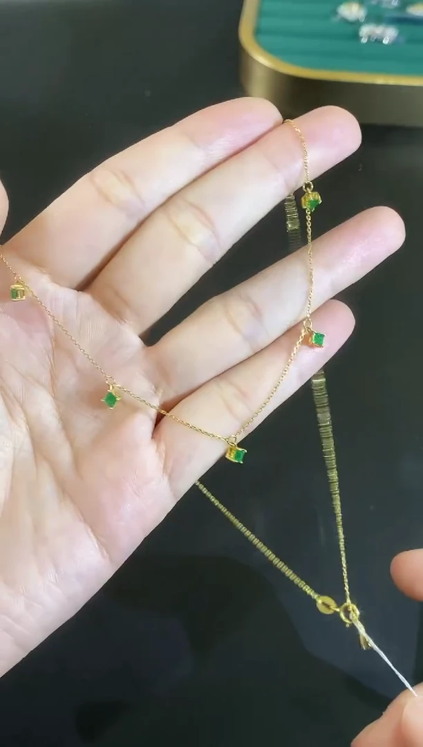 18K金镶嵌项链祖母绿222