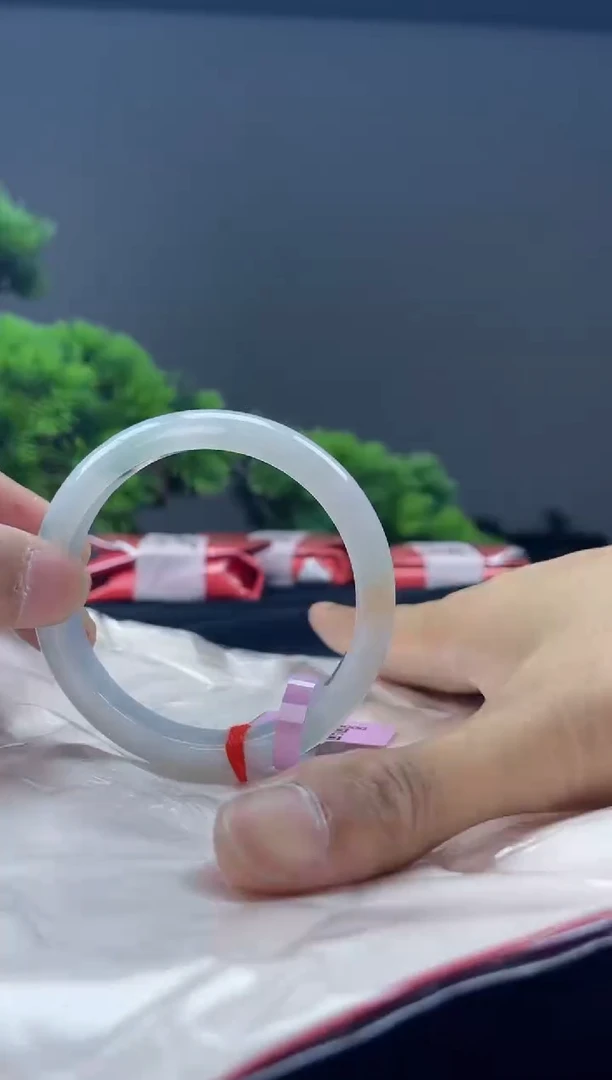 翡翠手镯未镶嵌手镯9