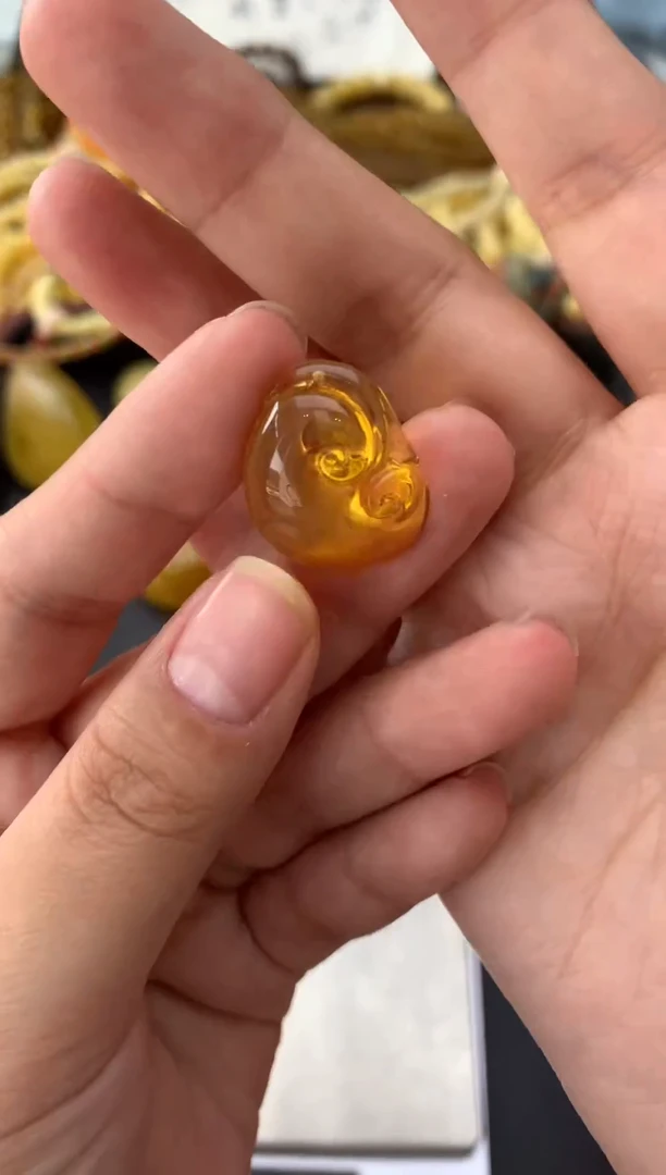 【闪购商品】蜜蜡珠宝奇石未镶嵌001 琥珀蜜蜡 微瑕