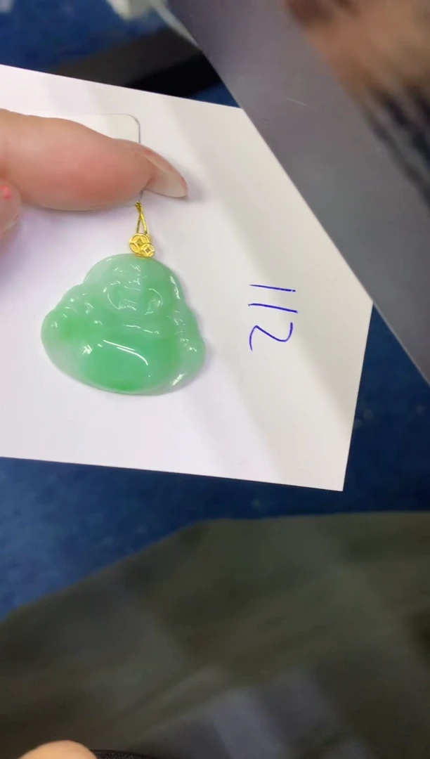 翡翠18K金镶嵌颈饰缅甸天然翡翠A货