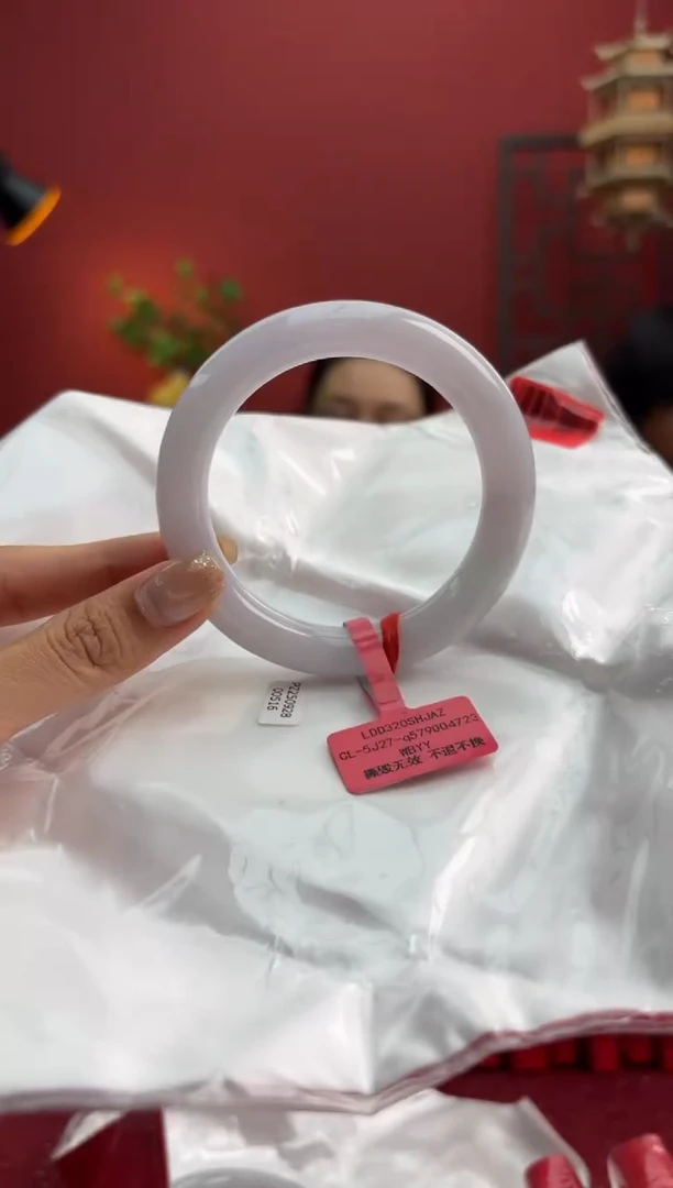 未镶嵌手镯（圆镯）翡翠翡翠手镯3