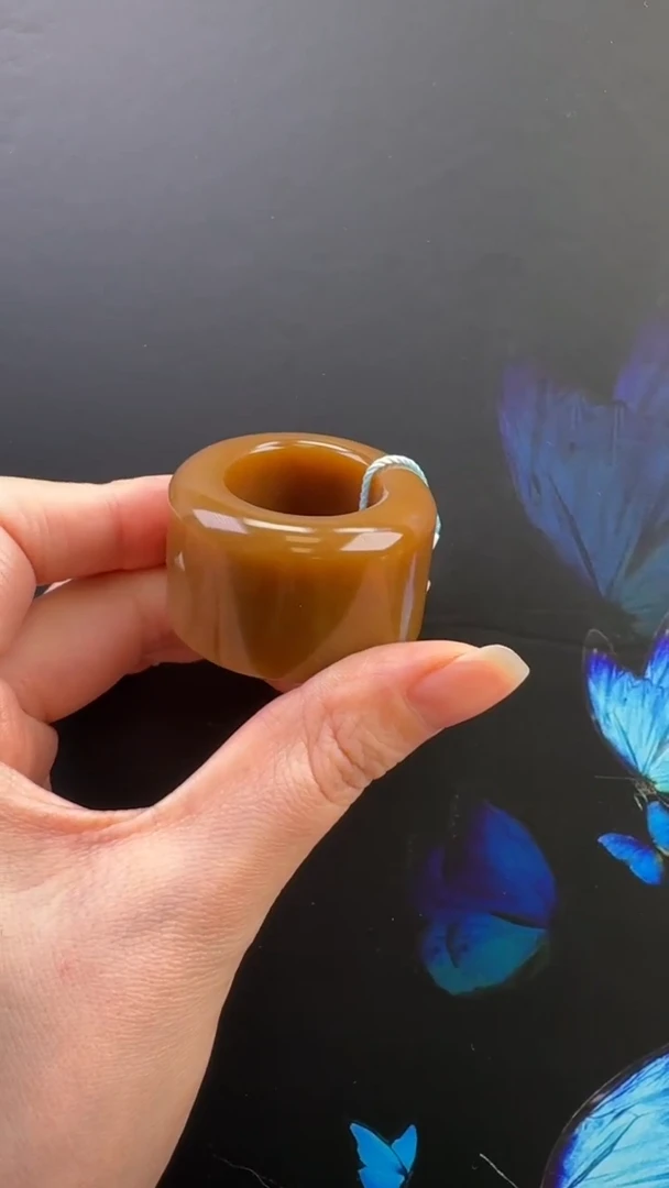 颈饰未镶嵌和田玉吊坠