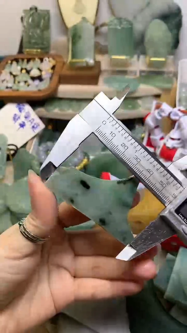 翡翠挂件未镶嵌缅甸A货翡翠，没有运费险