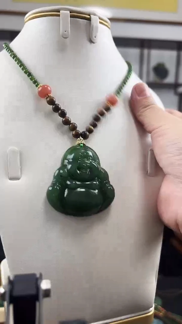 颈饰未镶嵌和田玉佛公