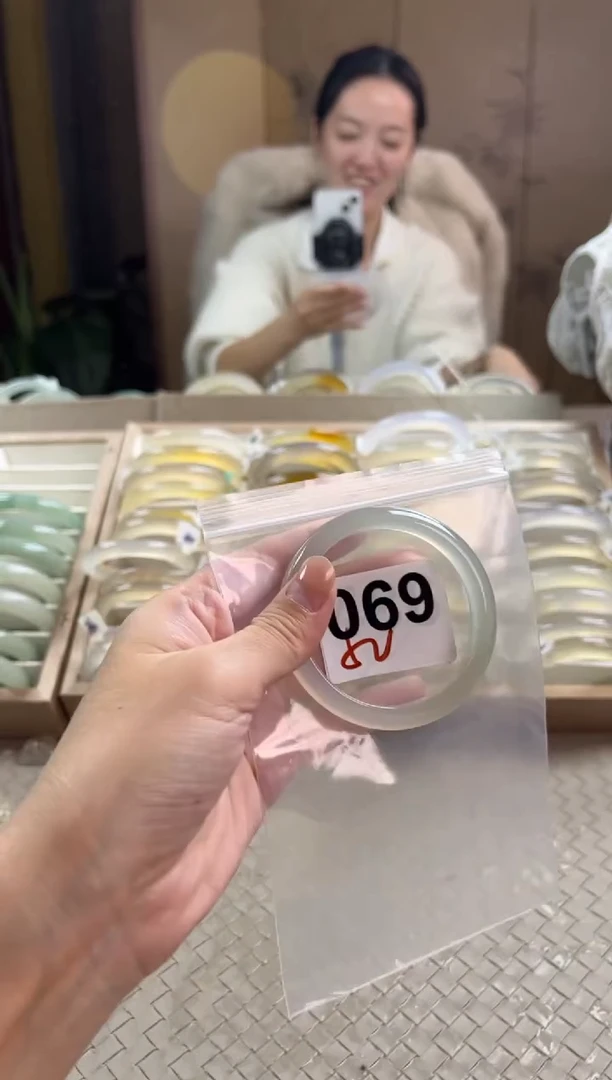 手镯玛瑙/玉髓未镶嵌069