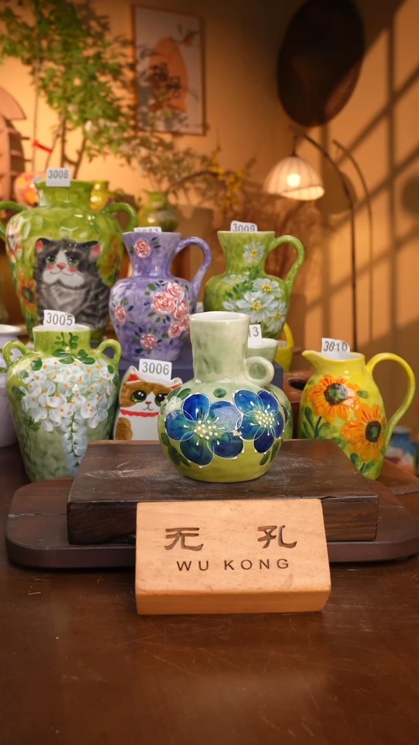 摆件2-12口径7高度17 1-2误差手工手绘有些许色差 完美慎拍