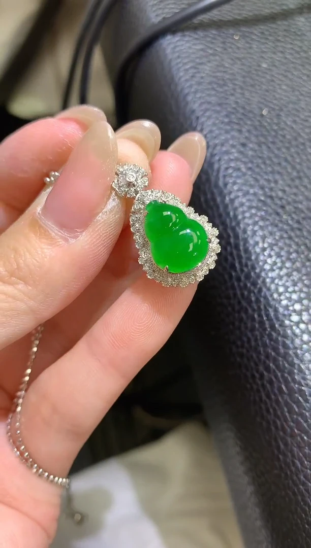 翡翠18K金镶嵌吊坠(不含链)22-葫芦（多样性发货一件（不含链扣