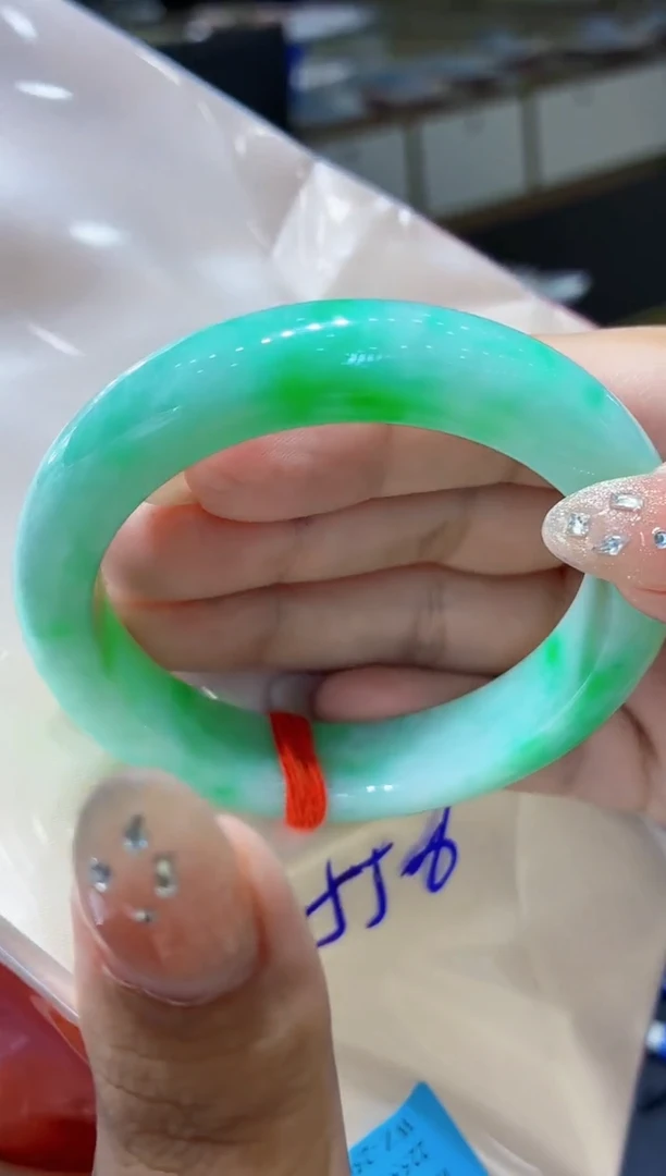 未镶嵌手镯翡翠翡翠手镯5556