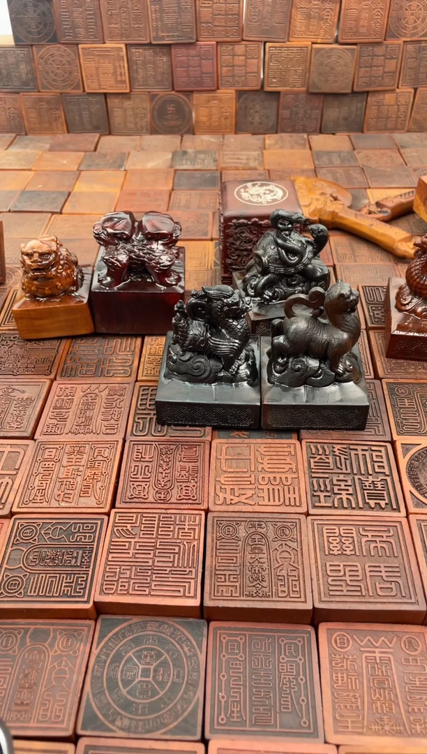 雷****木一个枣木80，一个桃木80，一个枣木70的圈