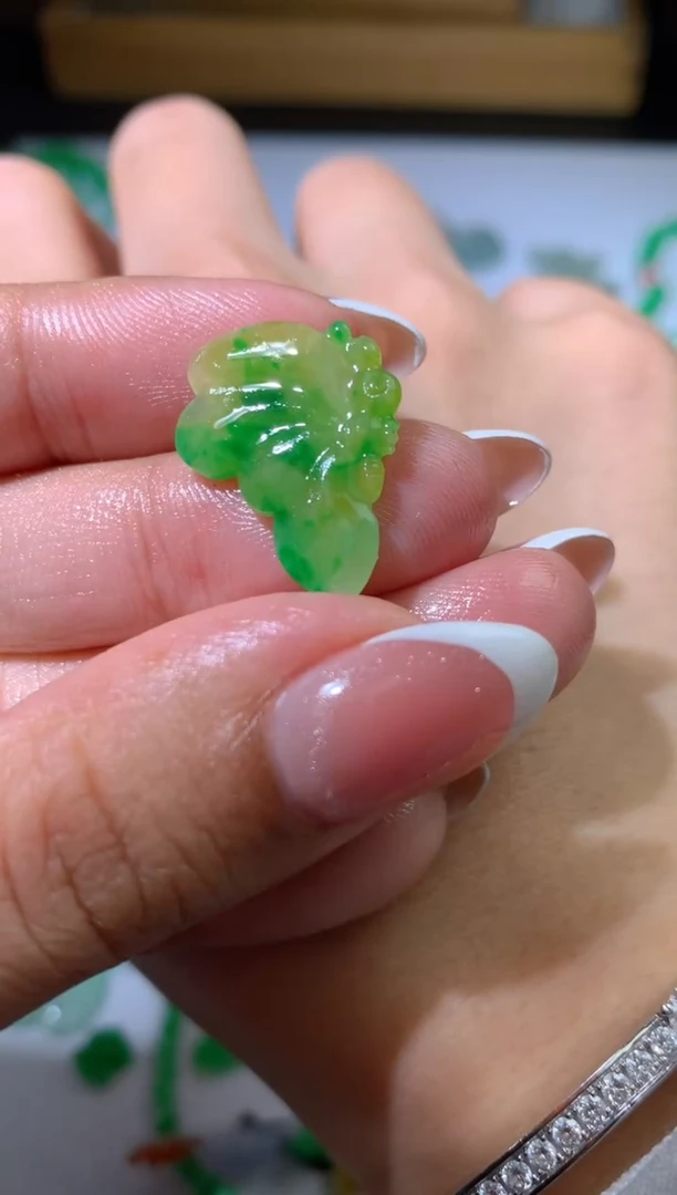 未镶嵌定制翡翠毛货