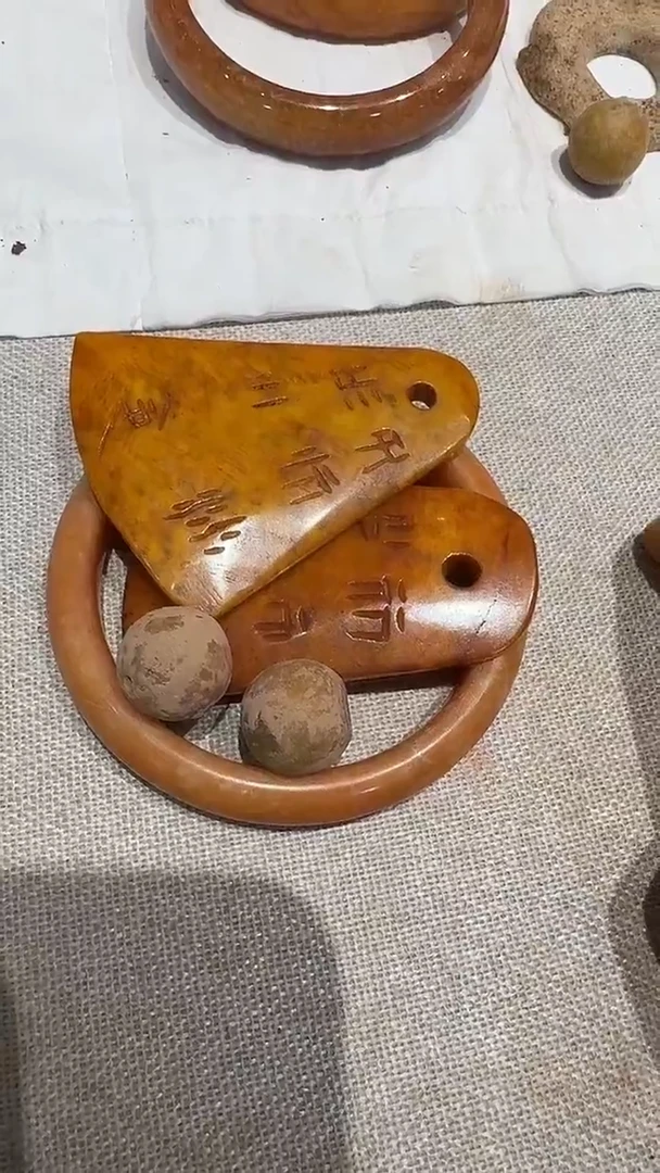 未镶嵌和田玉挂件1