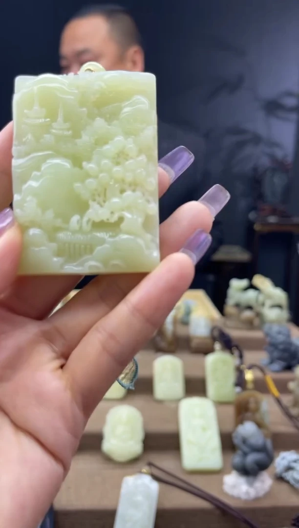 颈饰未镶嵌和田玉1