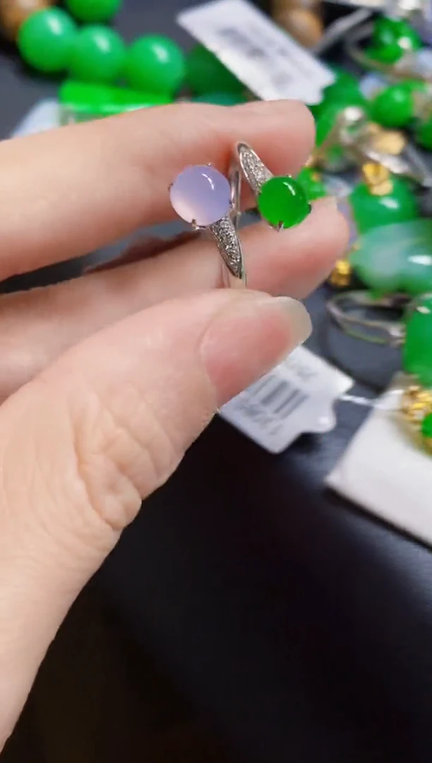 颈饰18K金镶嵌翡翠y*m戒指