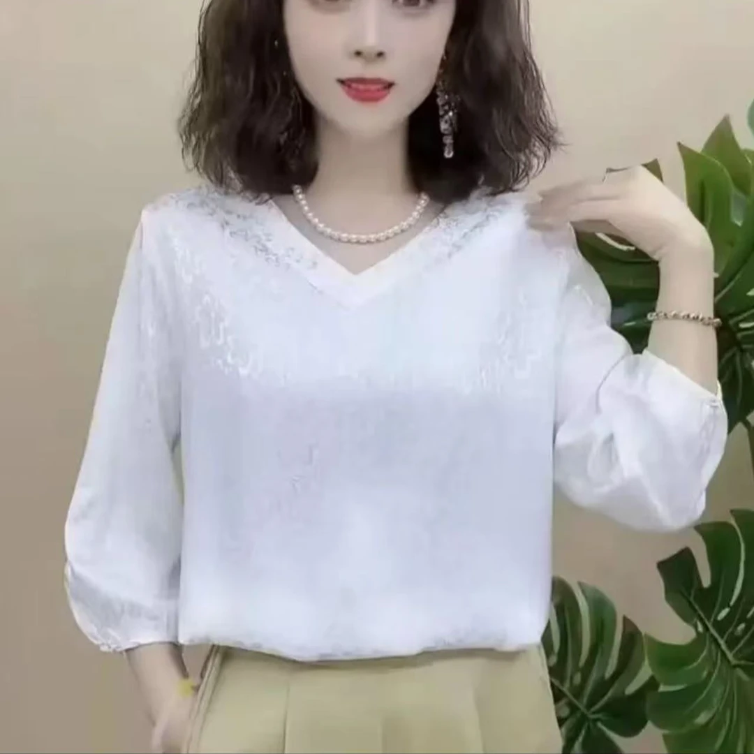 0916新款高档洋气百搭宋锦花罗V领显瘦四叶草小衫