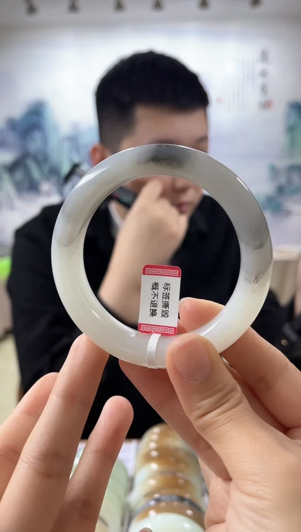 【闪购商品】和田玉手镯未镶嵌57+圈口