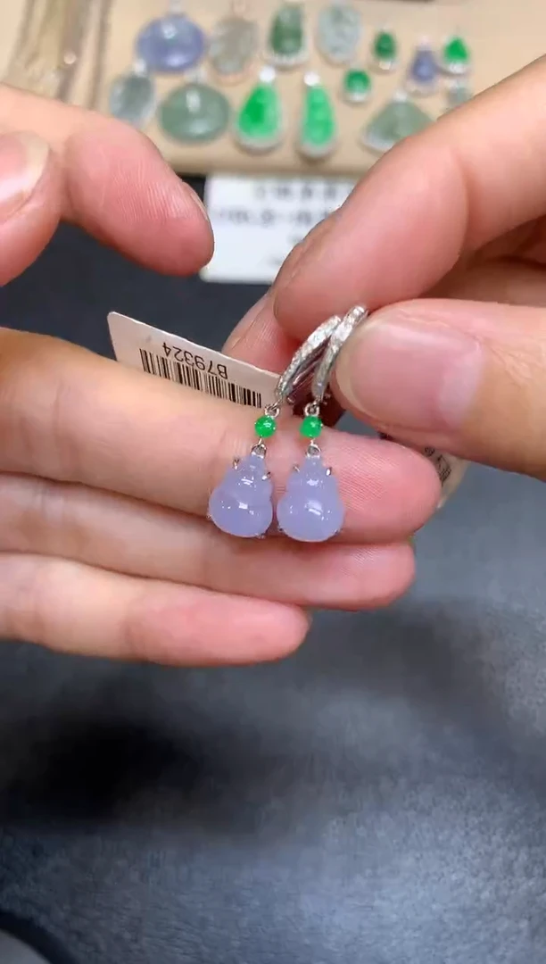 翡翠18K金镶嵌耳饰葫芦【无服务费】