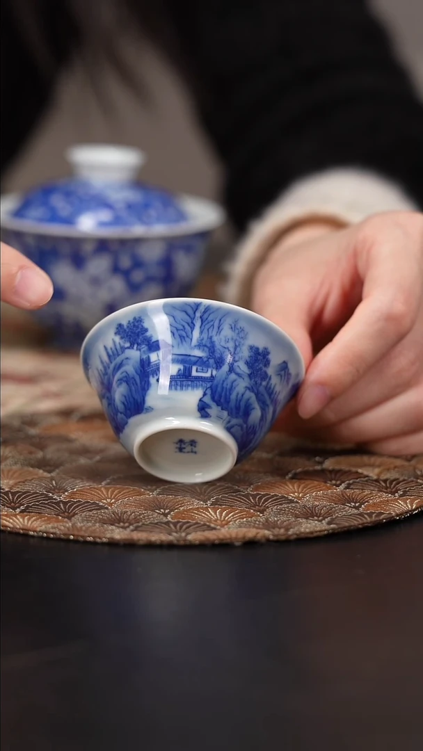 【闪购商品】杯看山柴窑青花山水