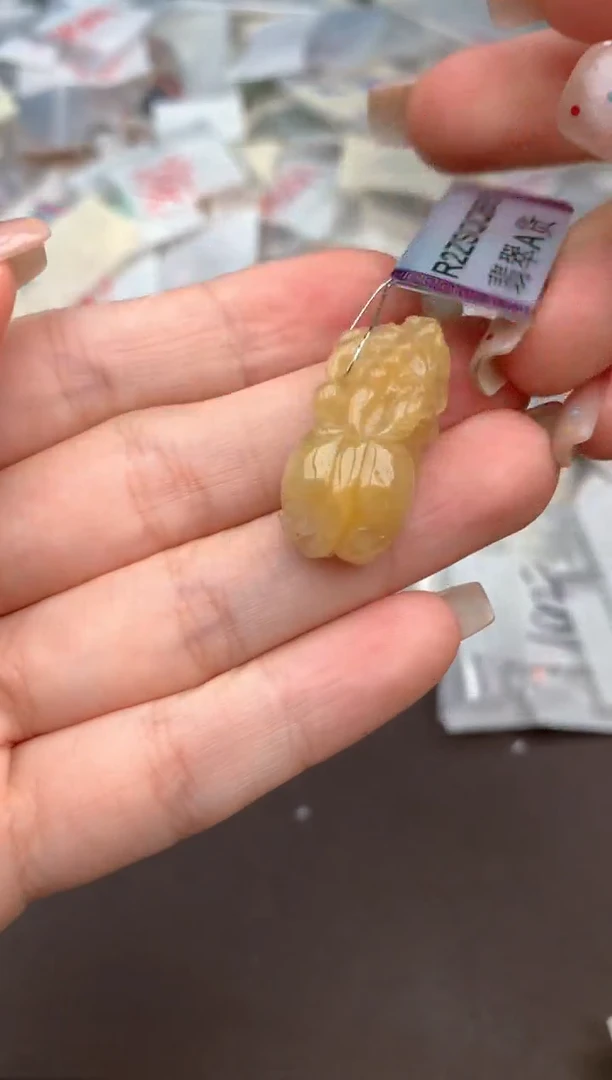 未镶嵌挂件翡翠一