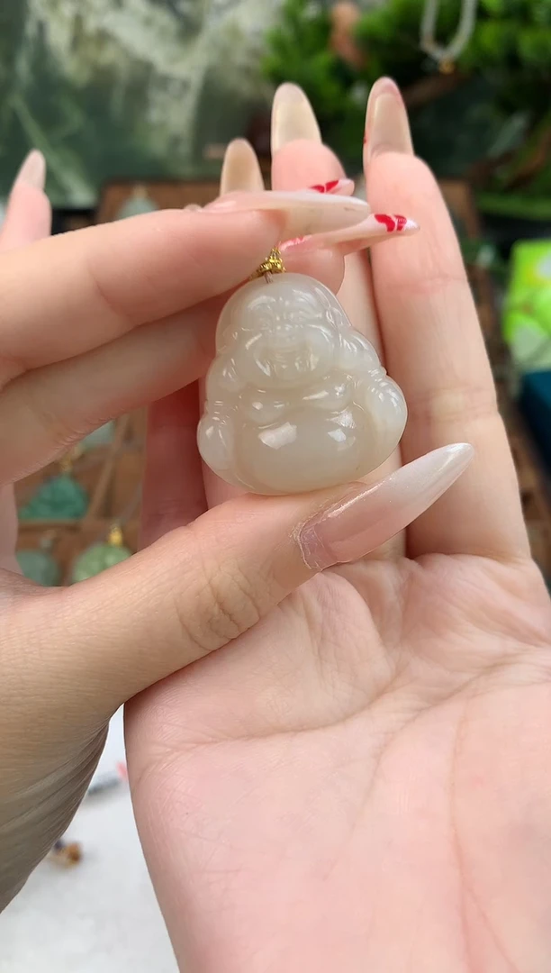 颈饰未镶嵌和田玉吊坠