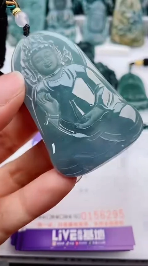 翡翠未镶嵌颈饰