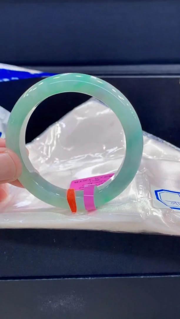 未镶嵌手镯翡翠翡翠手镯