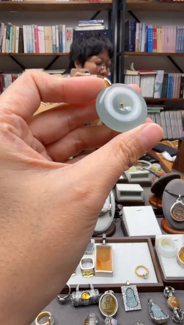 颈饰未镶嵌翡翠平安扣吊坠