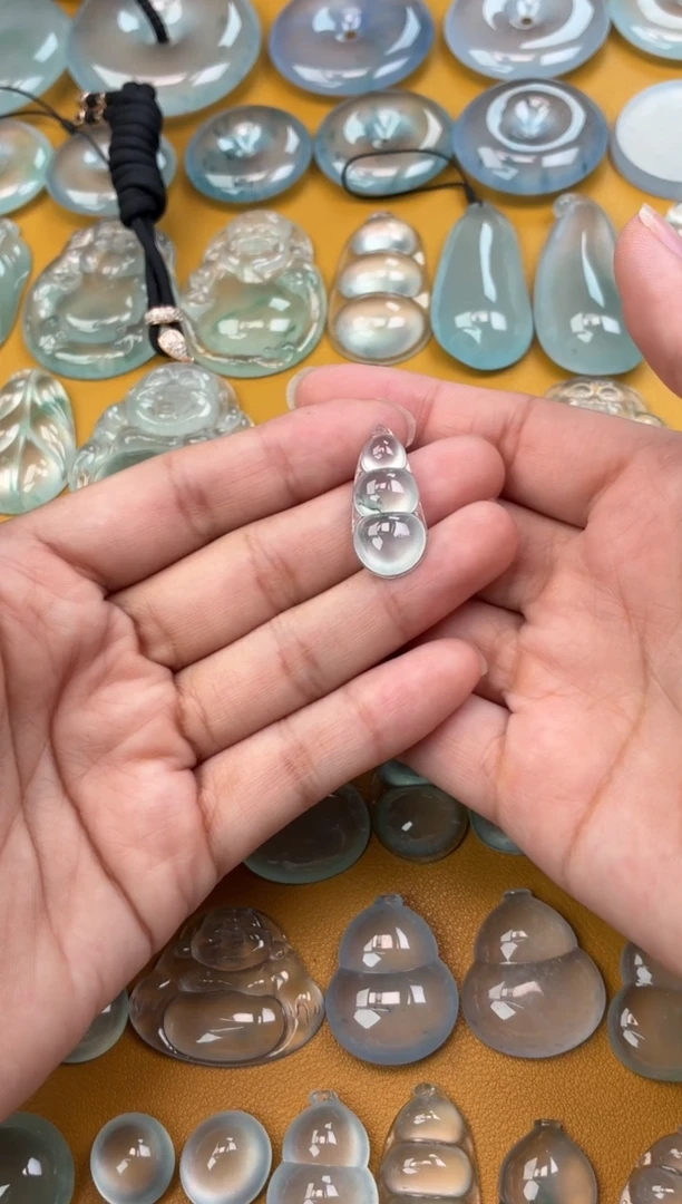 吊坠(不含链)未镶嵌翡翠2 豆子 25.7 12.1 6.0