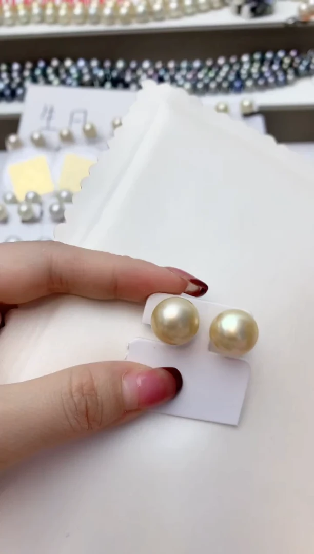 18K金镶嵌耳饰海水珍珠A94