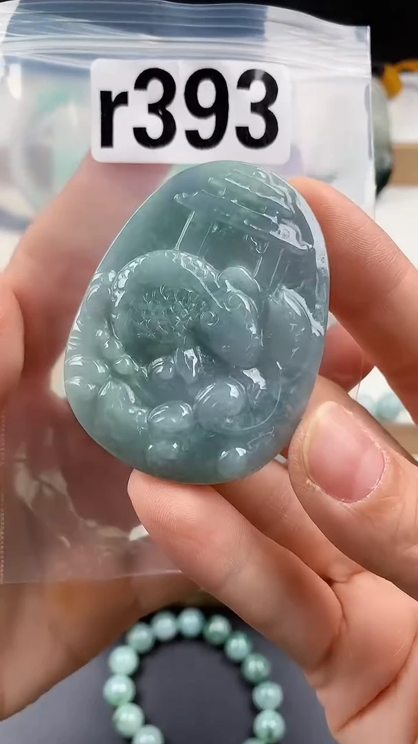 颈饰未镶嵌翡翠天然翡翠吊坠挂件