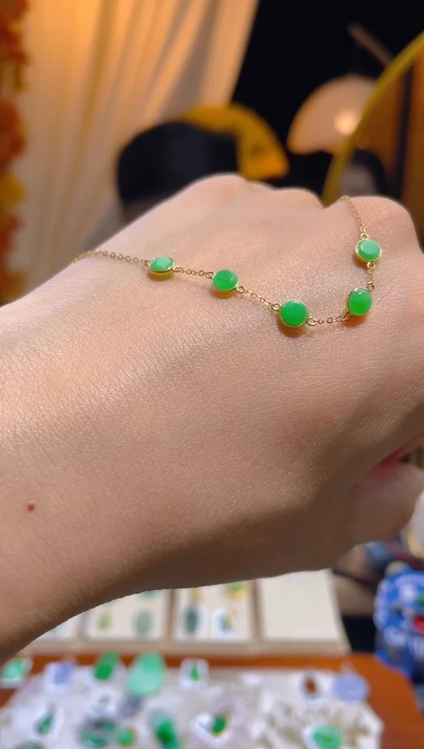 翡翠18K金镶嵌颈饰手链