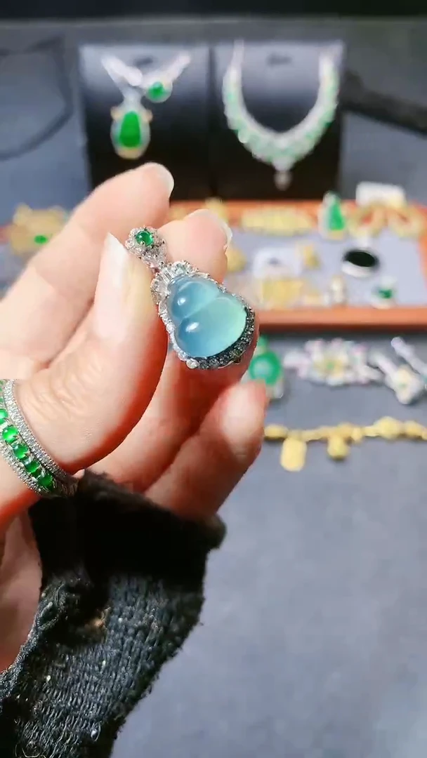 【闪购商品】翡翠吊坠(赠链)银S925镶嵌吊坠