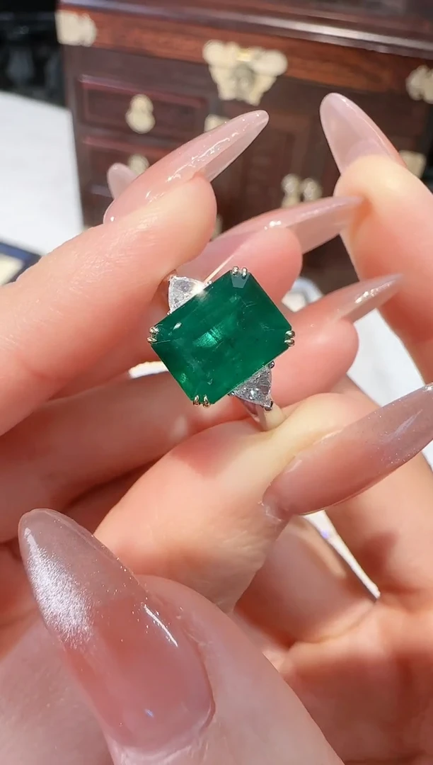 【闪购商品】祖母绿戒指18K金镶嵌祖母绿戒指 14#