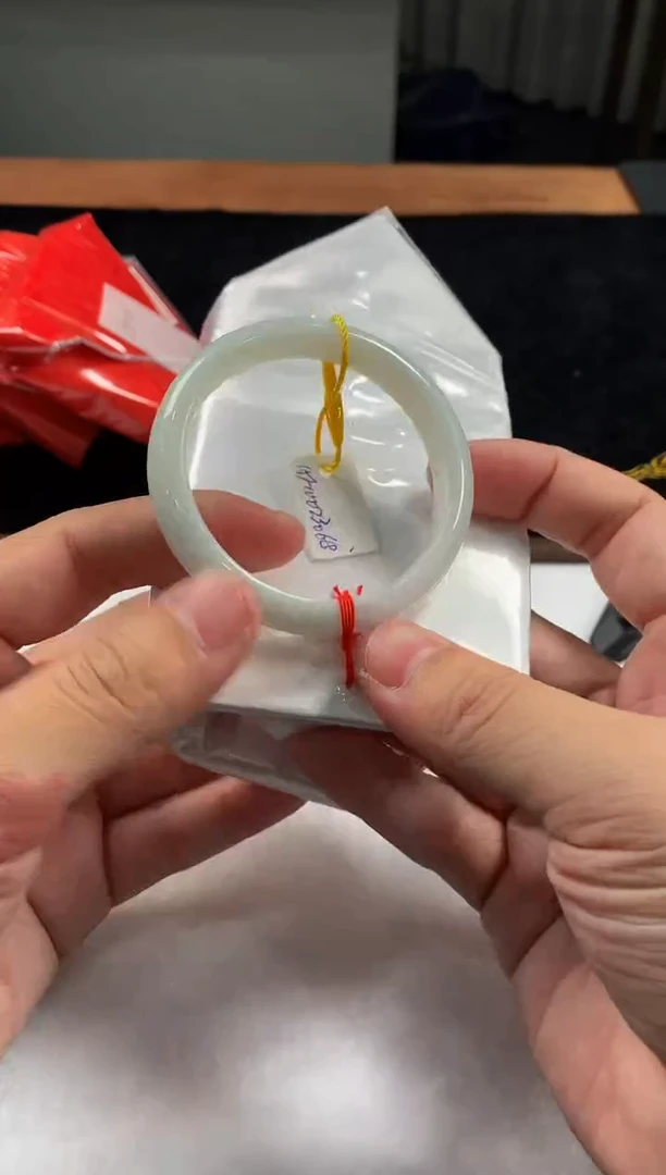 未镶嵌定制翡翠4063毛货不退不换 52圈