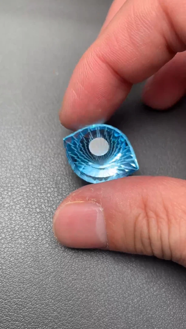 托帕石裸石51.5克拉托帕石裸石