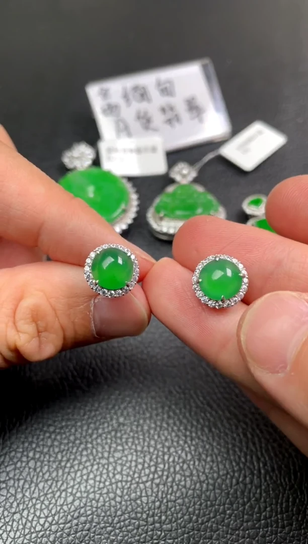 【闪购商品】翡翠吊坠(不含链)银S925镶嵌耳钉