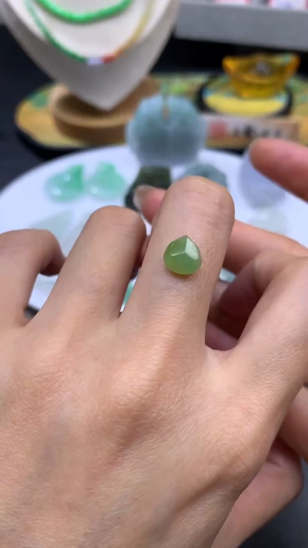 【闪购商品】定制翡翠未镶嵌翡翠